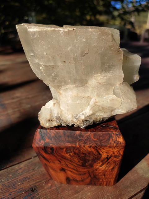 cristal support en bois